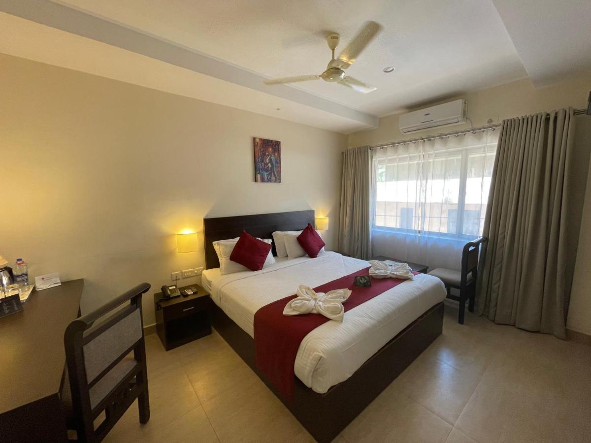 Hotel Yamuna Adur Ngoại thất bức ảnh