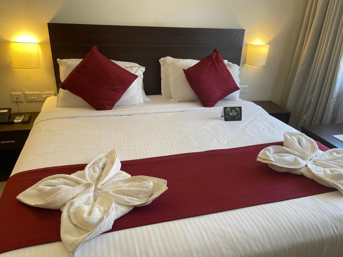 Hotel Yamuna Adur Ngoại thất bức ảnh