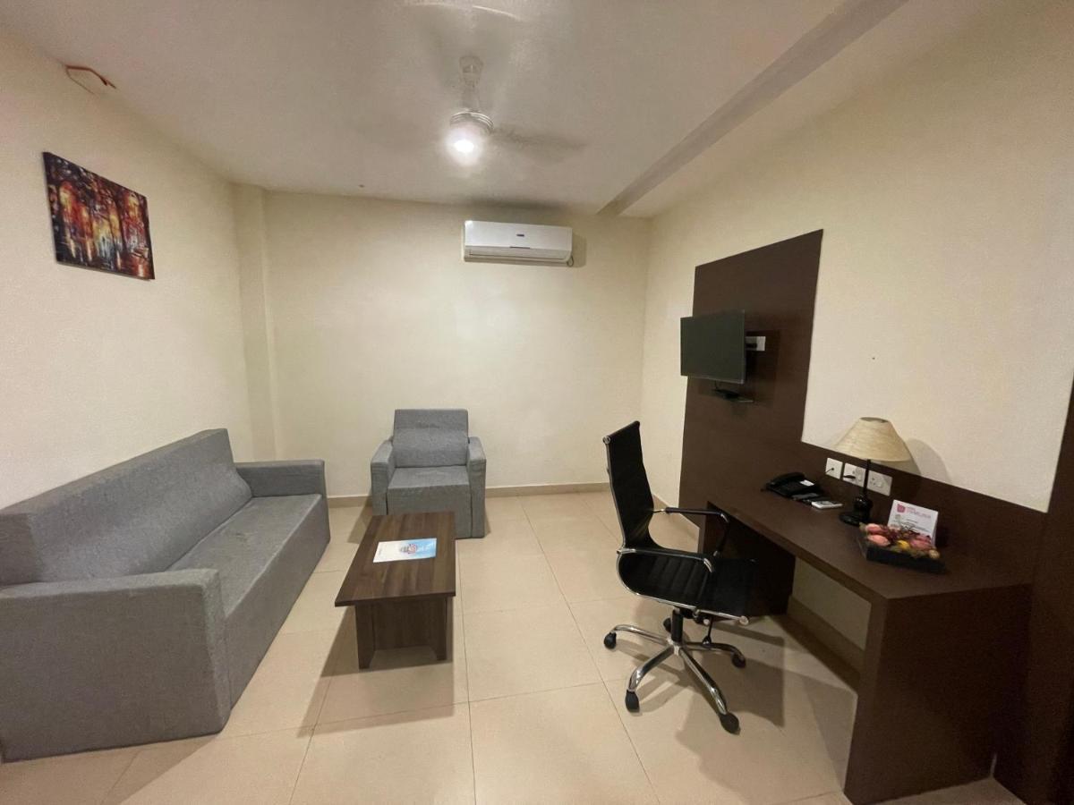 Hotel Yamuna Adur Ngoại thất bức ảnh