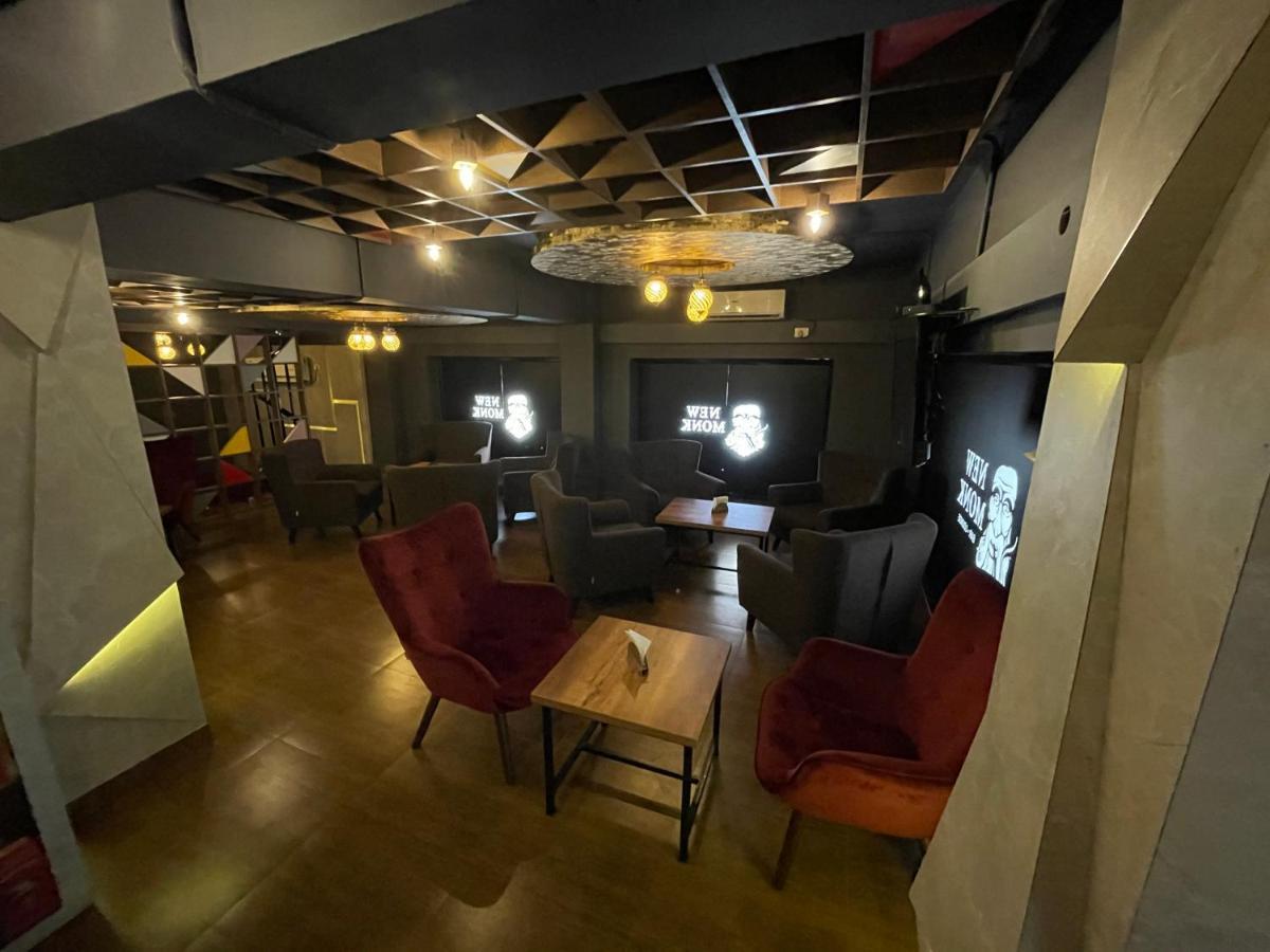 Hotel Yamuna Adur Ngoại thất bức ảnh