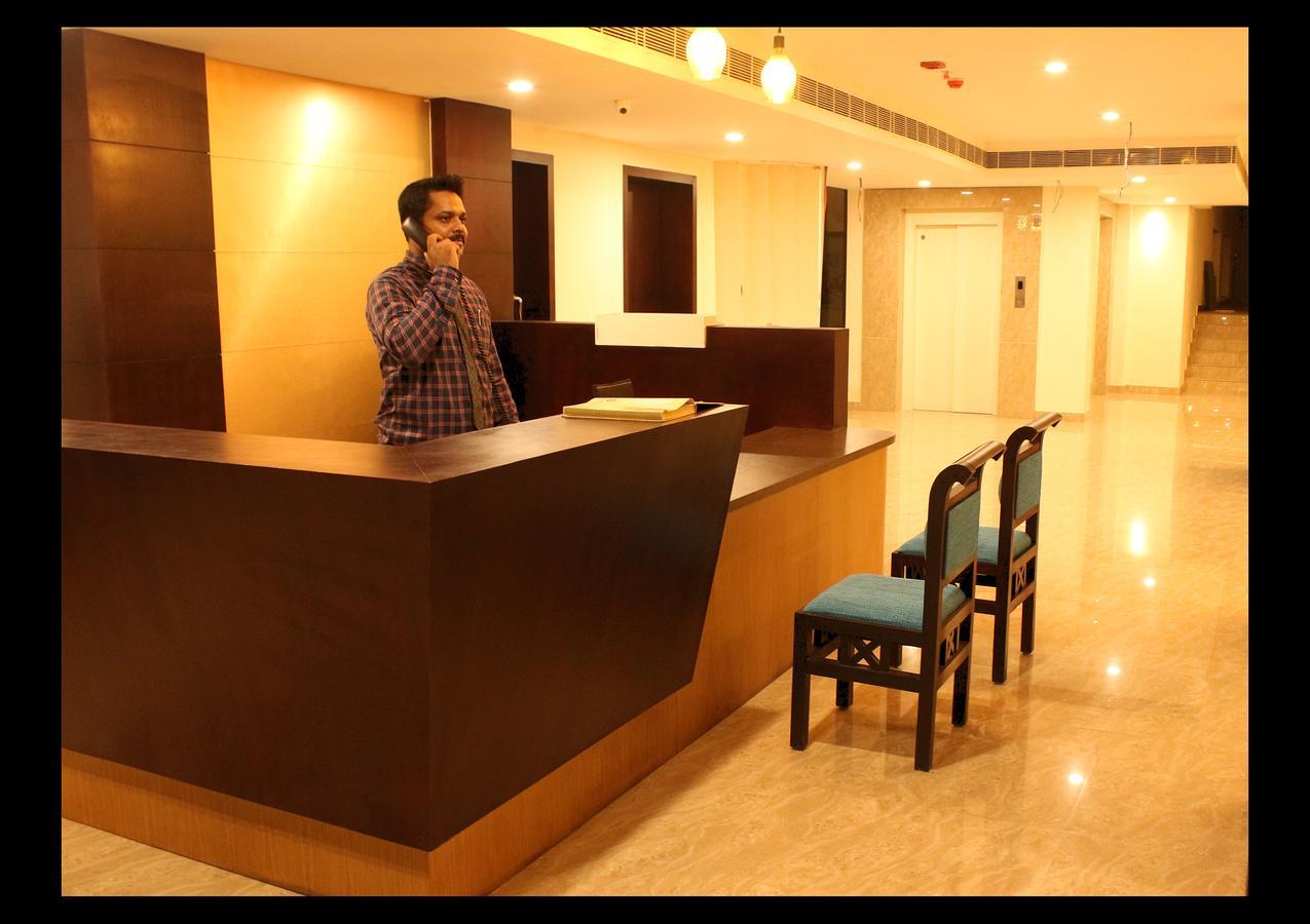 Hotel Yamuna Adur Ngoại thất bức ảnh