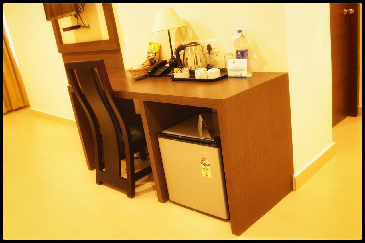 Hotel Yamuna Adur Ngoại thất bức ảnh