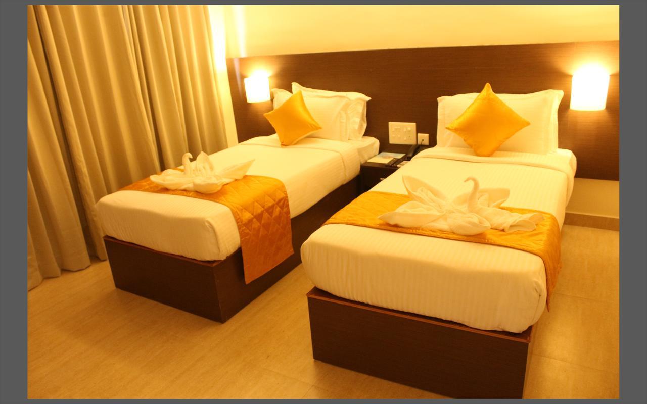 Hotel Yamuna Adur Ngoại thất bức ảnh