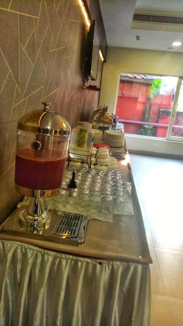 Hotel Yamuna Adur Ngoại thất bức ảnh