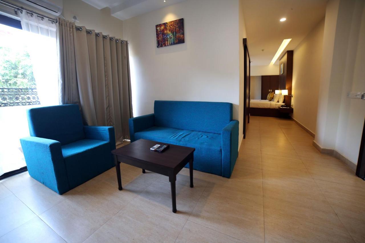 Hotel Yamuna Adur Ngoại thất bức ảnh