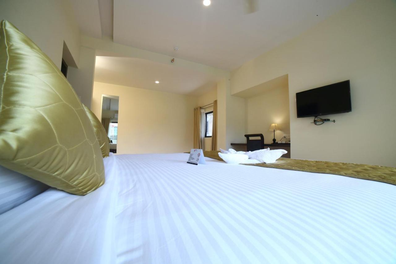 Hotel Yamuna Adur Ngoại thất bức ảnh