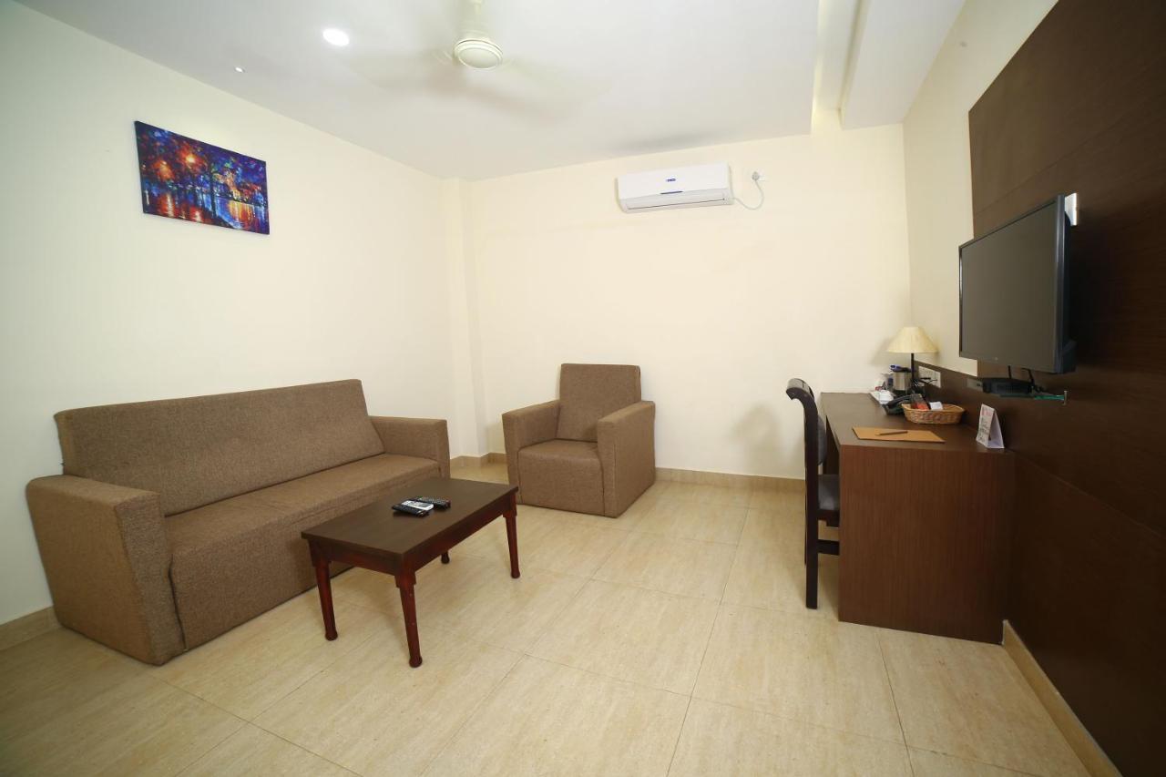 Hotel Yamuna Adur Ngoại thất bức ảnh